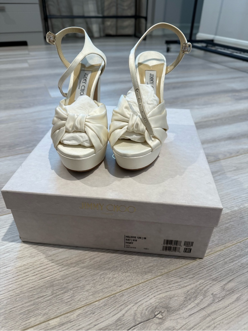 Jimmy Choo Heloise - Picture 2 of 8